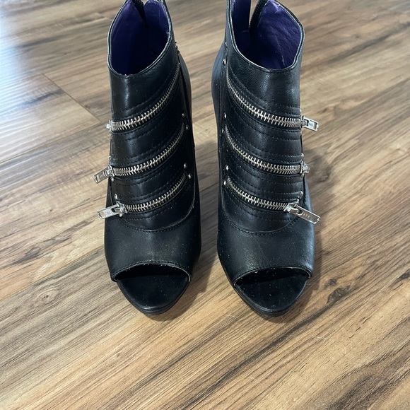 Black zipper style open toe heels - Picture 5 of 6